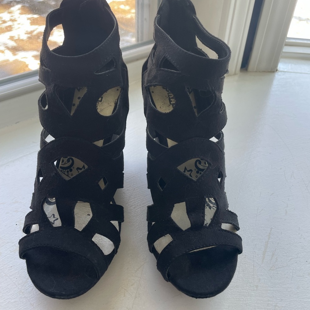 Black cage wedges by Brash size 7